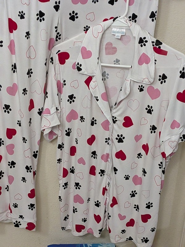 Lularoe Serene Pajamas, PJs, Size XL, Worn Once, EUC, Hearts, Paws