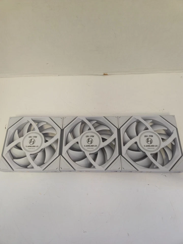 FANS ONLY - Lian Li Uni Fan TL Wireless LCD 120 - White - 3 Pack - Image 2 of 4