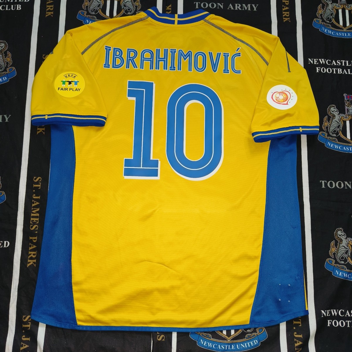 Sweden Home 2003 2005 Football Shirt Jersey Umbro Zlatan