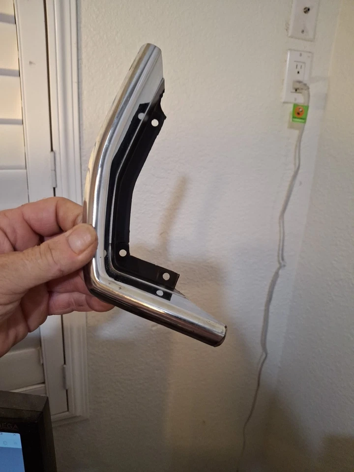 DE COLECCIÓN 1970-72 CARROCERÍA A 71 DODGE DARDO GUARDABARROS EXTENSIÓN PIEZA CROMADA OEM MOPAR Foto 4 de 4