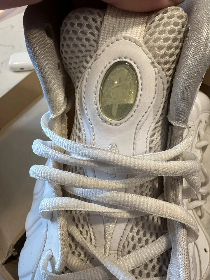 Nike Foamposite One White Size 9.5 - Image 3 of 4