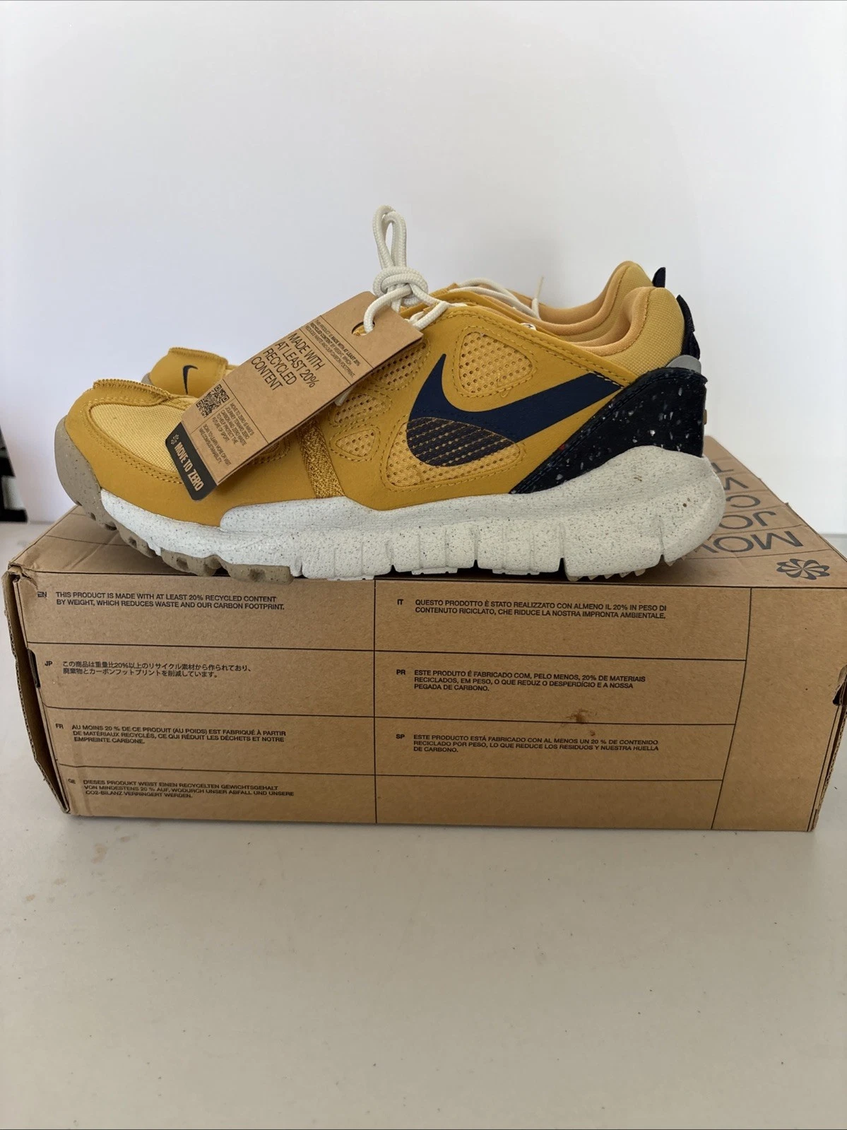 Nike Free Terra Vista Sanded Gold Size 10 CZ1757-700 New With Box