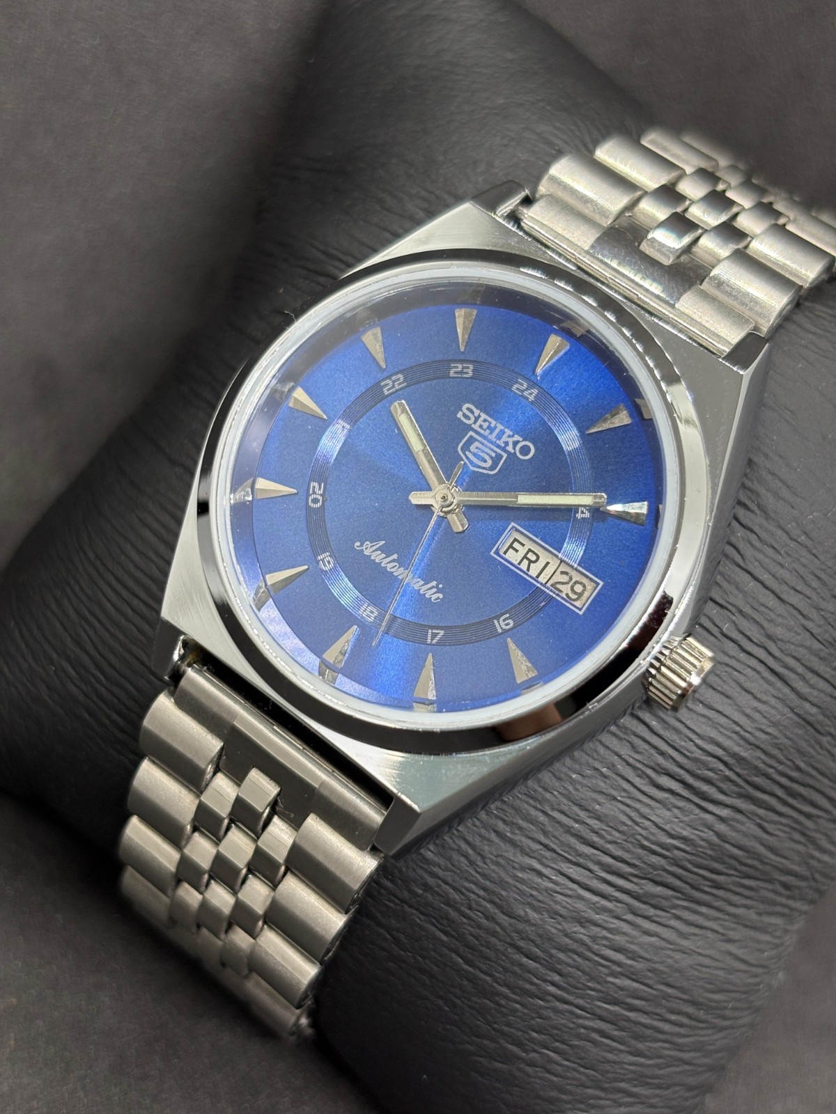 Vintage Seiko 5 Refurbished Automatic Day/Date Japanese Men's Wrist Watch