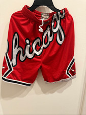Mitchell Ness Youth Chicago Bulls 1996 Basketball Shorts Red White Black 14/16