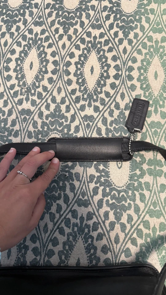 Coach Bleecker Messenger Bag Vintage 90s Leather Crossbody Laptop Bag 15" - Image 4 of 4