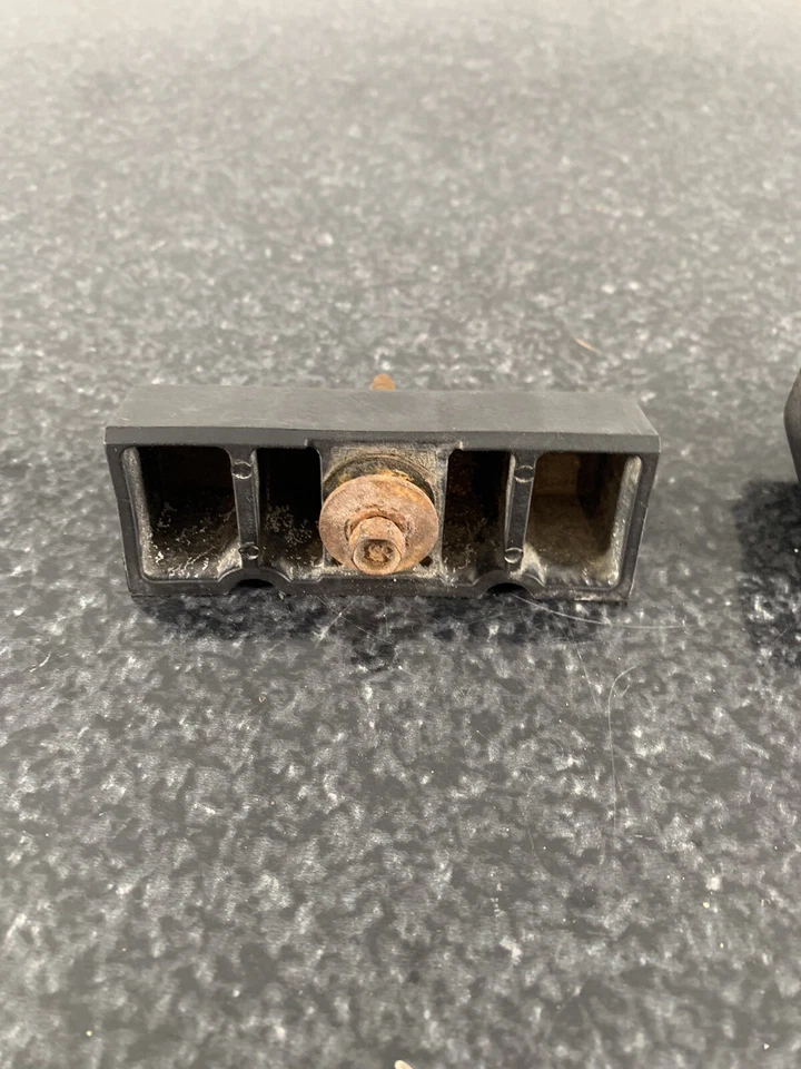 Ford F250 F350 1999-2003 7,3 L Super Duty retenedor de batería soportes de retención OEM Foto 2 de 4