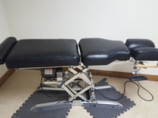 Earthlite Apex Chiropractic Table 20001 For Sale Online Ebay