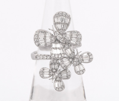 Whispers of Luxury 18K Weißgold Diamant Honigbiene Ring - 2,32 ctw natürlicher Durchmesser