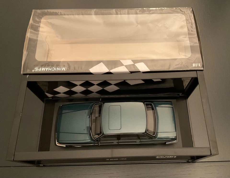 Volvo 240 GL 1986 1/18 Minichamps - Immagine 4 di 4