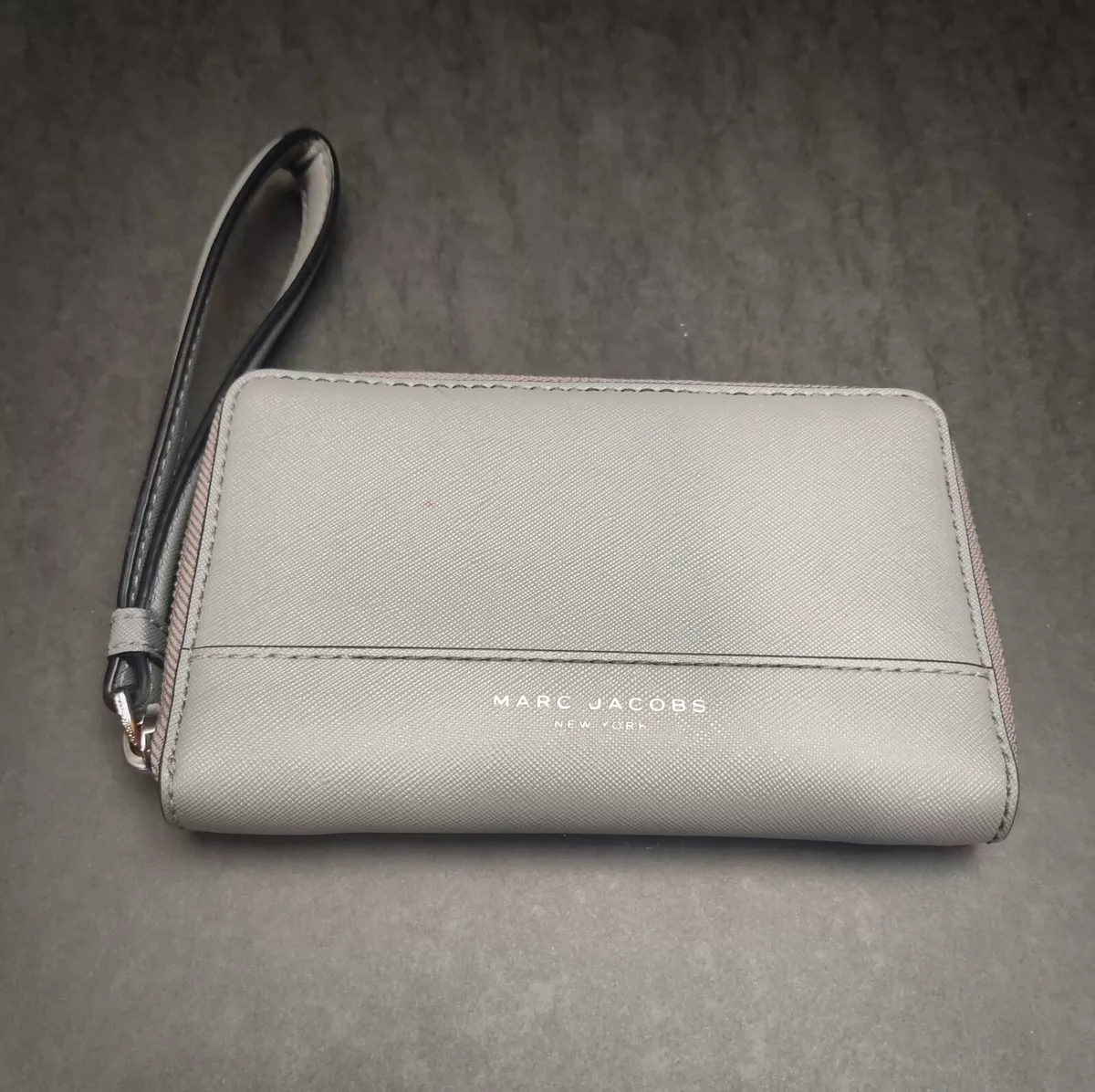 White top designer wallet