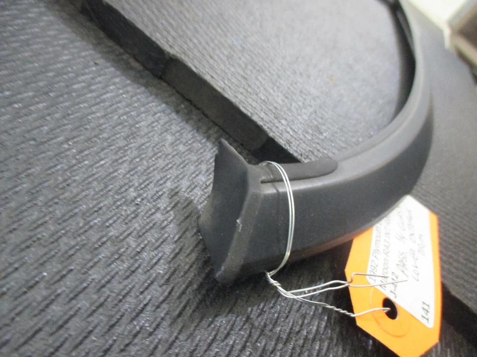 Plymouth 1992 láser lado pasajero cuarto trasero vidrio revelación inferior moldura Foto 3 de 4