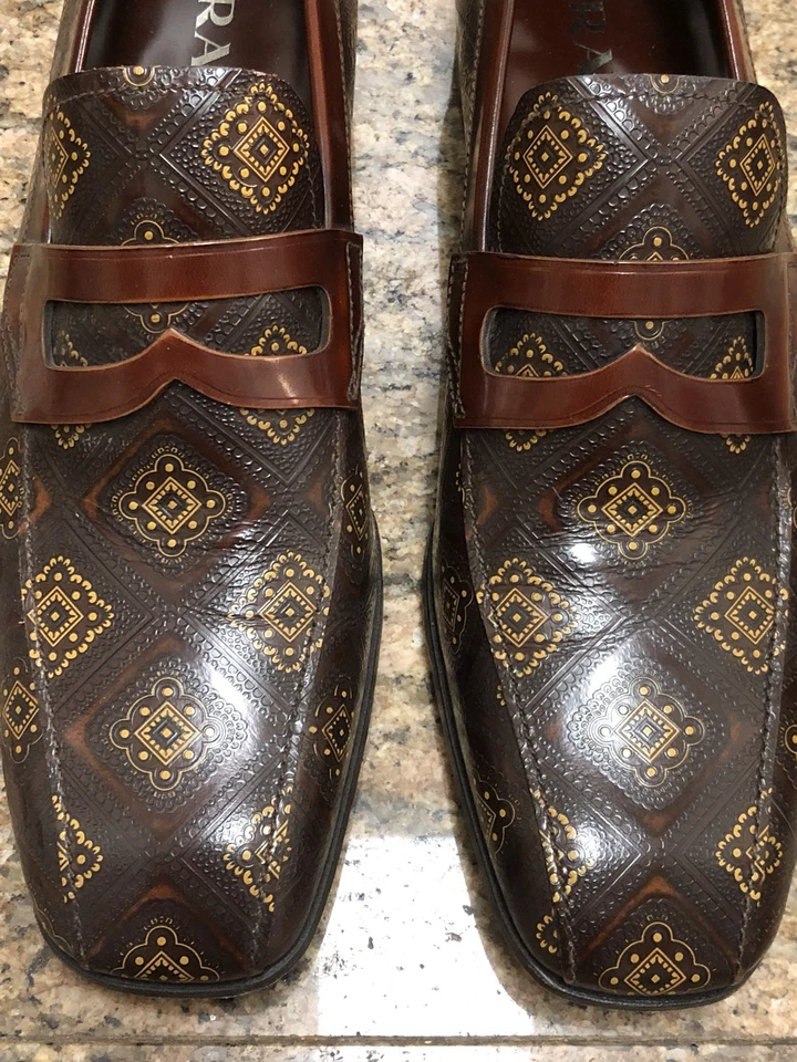 Zapatos mocasines Prada de cuero marrón cachemir para hombre Foto 2 de 4