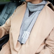 Levi's NEW unisex One Size Gray Made in Italy Scarf embroidery Logo