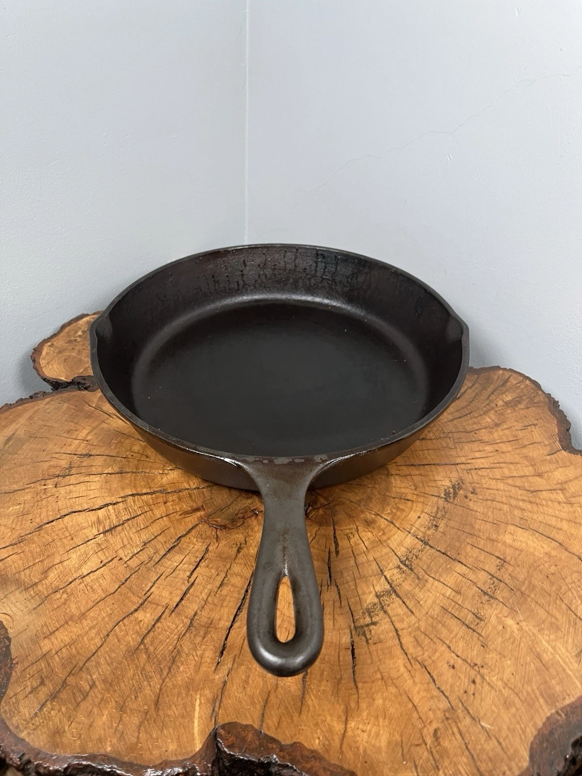 Vintage Lodge Cast Iron Skillet: 10", #8 SK D2 - Made In USA