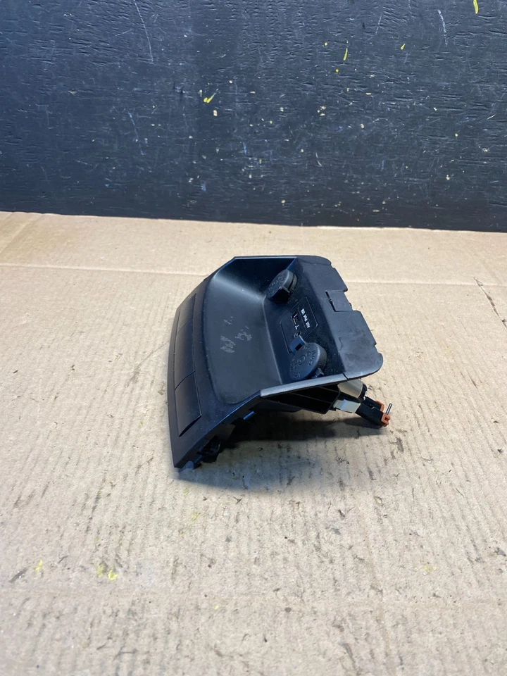 2011-2013 Kia Sorento Center Console Aux USB Power Outlet R6063 DG - image 3 of 4