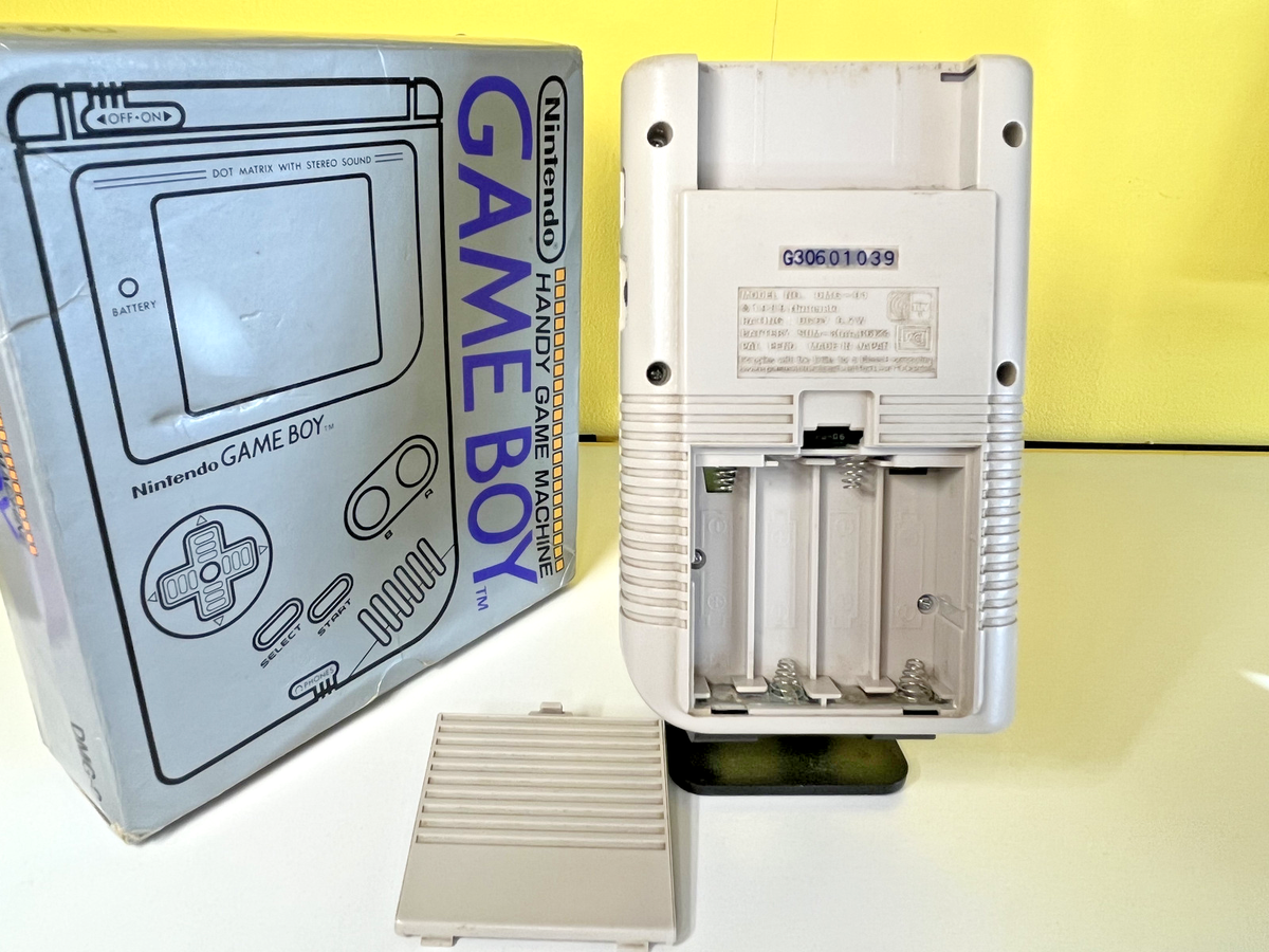 337 NINTENDO GAME BOY Classic Console DMG-01 w/ Box + 4-Soft Good