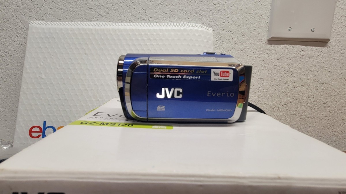 Victor Everio ビデオDual Memory GZ-MS120-S JVC Everio S GZ-MS120 Flash Memory Camcorder, Dual Card
