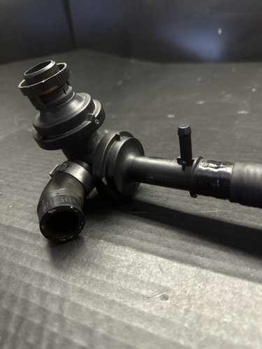 11-18 Porsche Cayenne 958 Turbo Air Vent Breather Pipe Line OEM - Picture 7 of 12