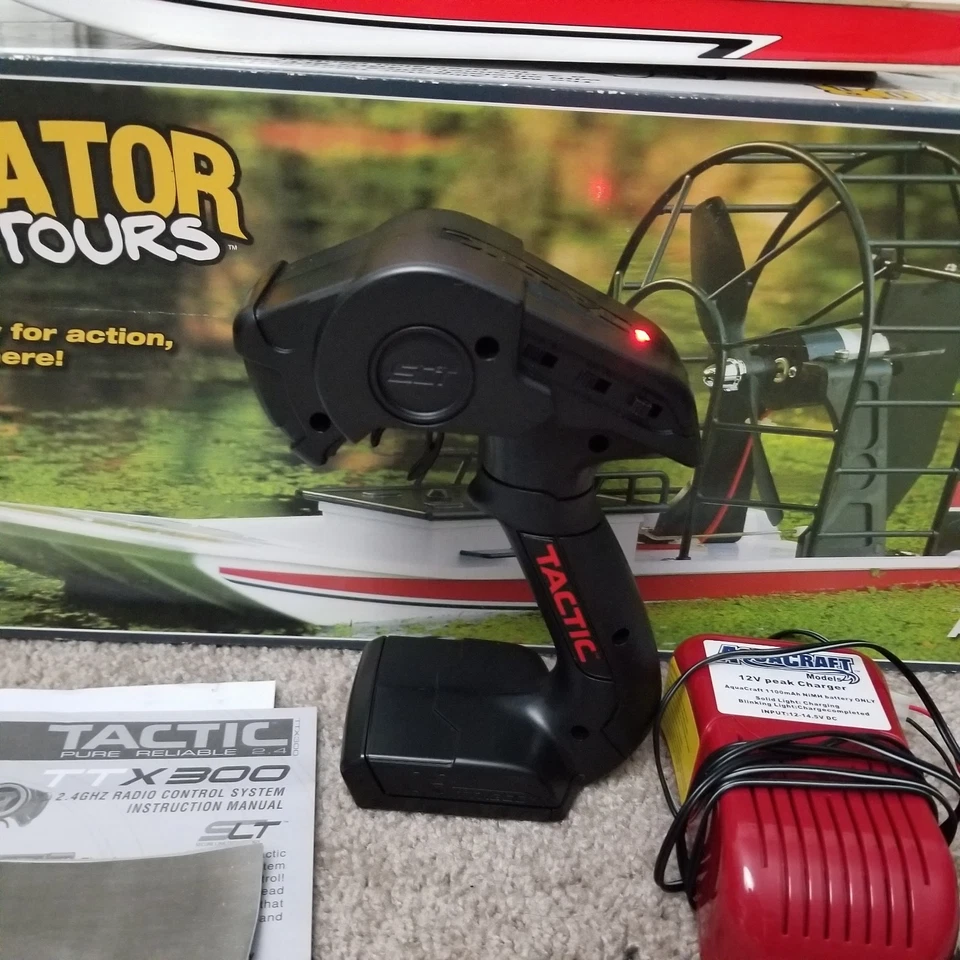 Aquacraft Mini Alligator Tours RC Electric Airboat w/ Remote- FOR PARTS UNTESTED - Image 2 of 4