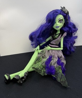 Monster High Amanita Nightshade Gloom & Bloom, Shoes, Jewels, Clip, Purse Ltd Ed