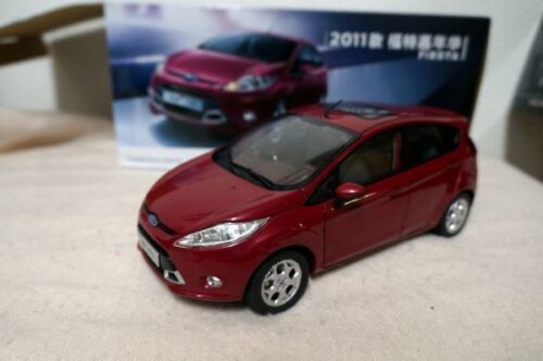Ford Fiesta 1/18 Mini Car Red - Picture 1 of 2