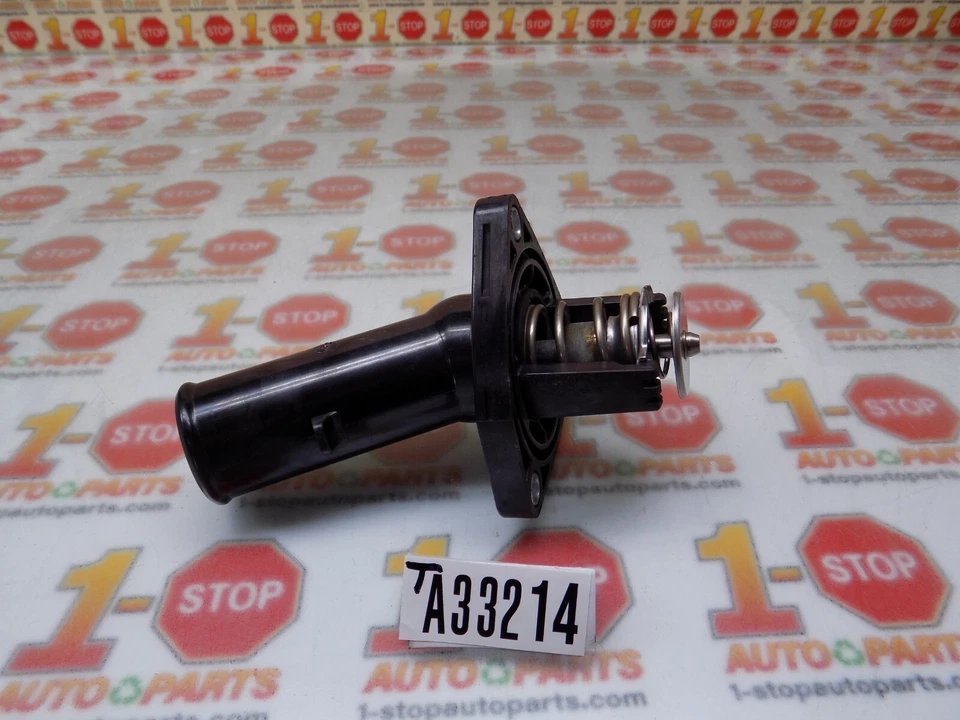 Toyota Tacoma 2005-2015 4,0 L termostato de entrada de agua 16031-0P010 OEM Foto 3 de 4