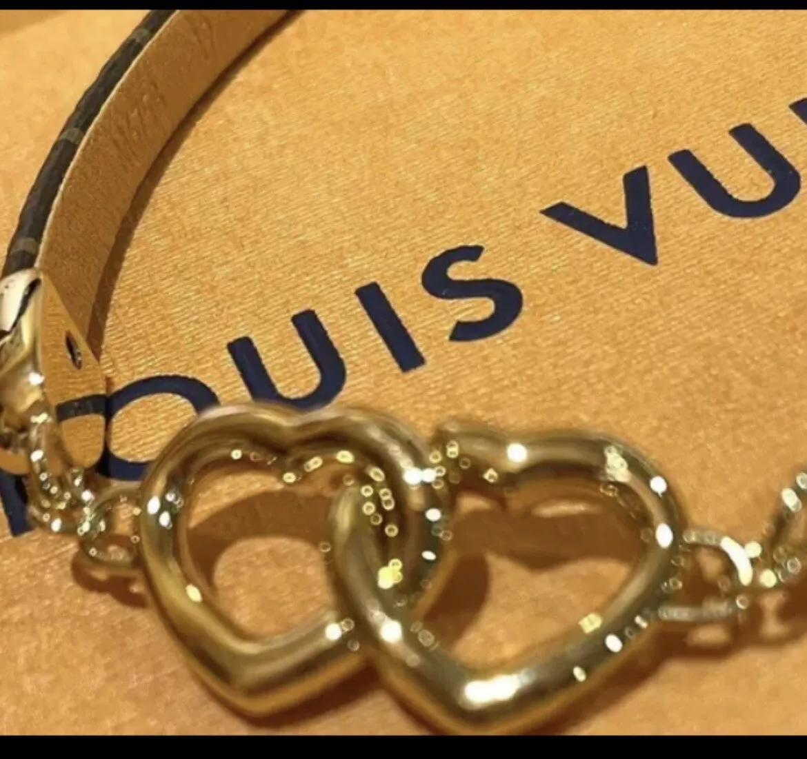 Louis Vuitton 18K Gold Luggage Padlock Charm Chain Bracelet #18 Louis Vuitton 18K Gold Luggage Padlock Charm Chain Bracelet