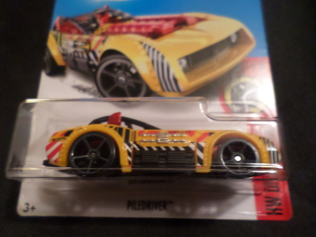 HW HOT WHEELS 2017 HW DAREDEVILS #10/10 PILEDRIVER YELLOW HOTWHEELS VHTF