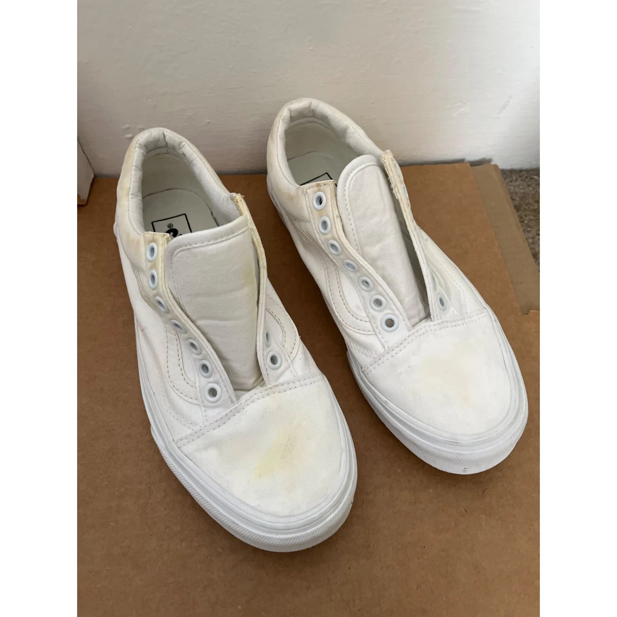 Vans off the wall white canvas platform sneakers with flaws no laces size 9