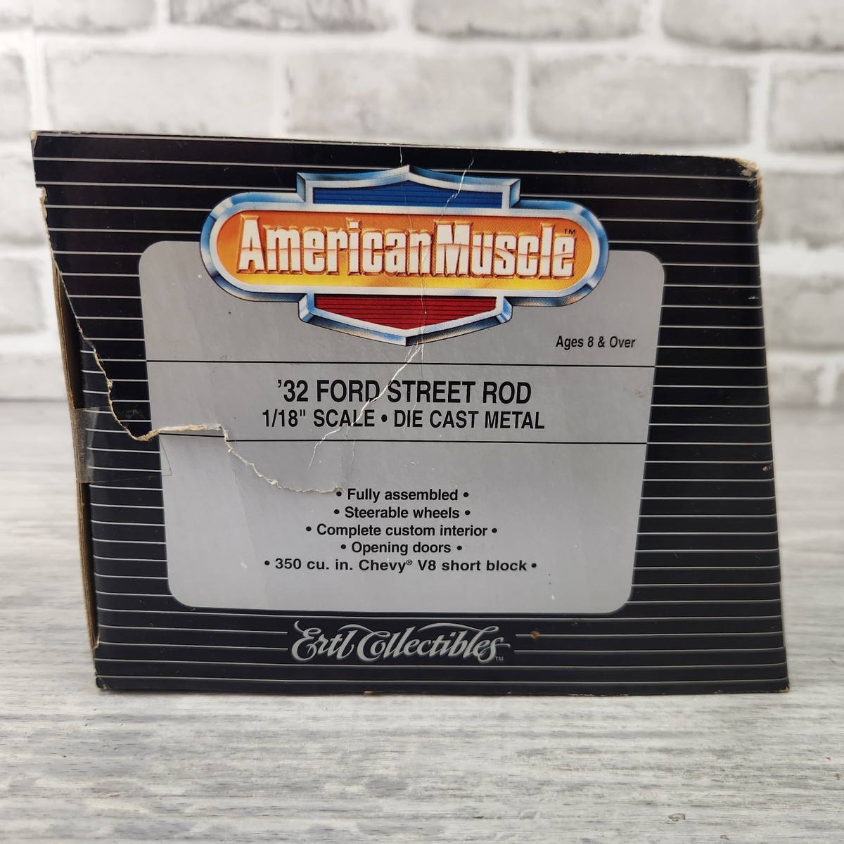 ERTL American Muscle 1932 Ford Street Rod Deuce Yellow 1:18
