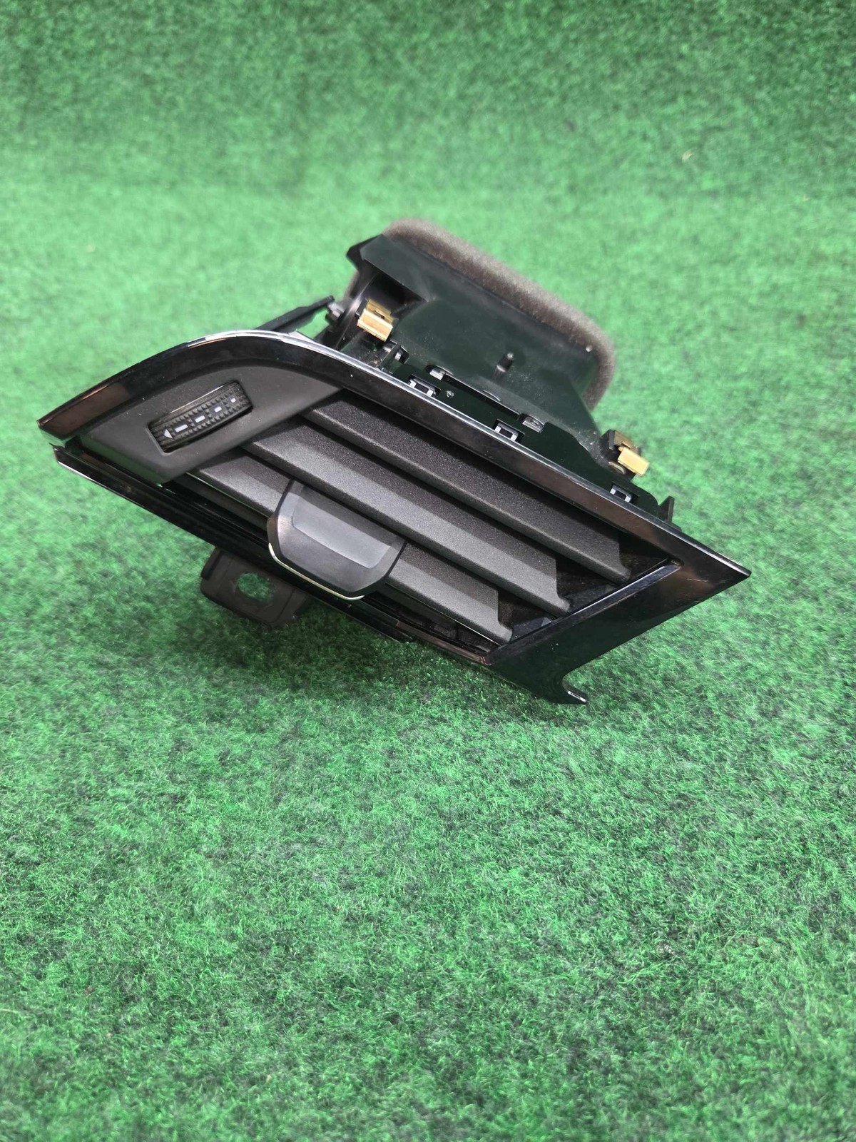 2019-2023 Audi Q3 Quattro Left Dashboard A/c Vent Oem 83b820901