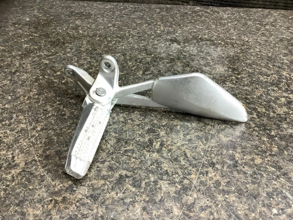 Clavija delantera izquierda BMW K1200 R K1200R 06 + soporte 16D Foto 2 de 3