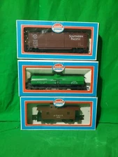 Model Power Train Cars, 9006 S.P., 9143 AT&SF, 8032 40' tank car cities service