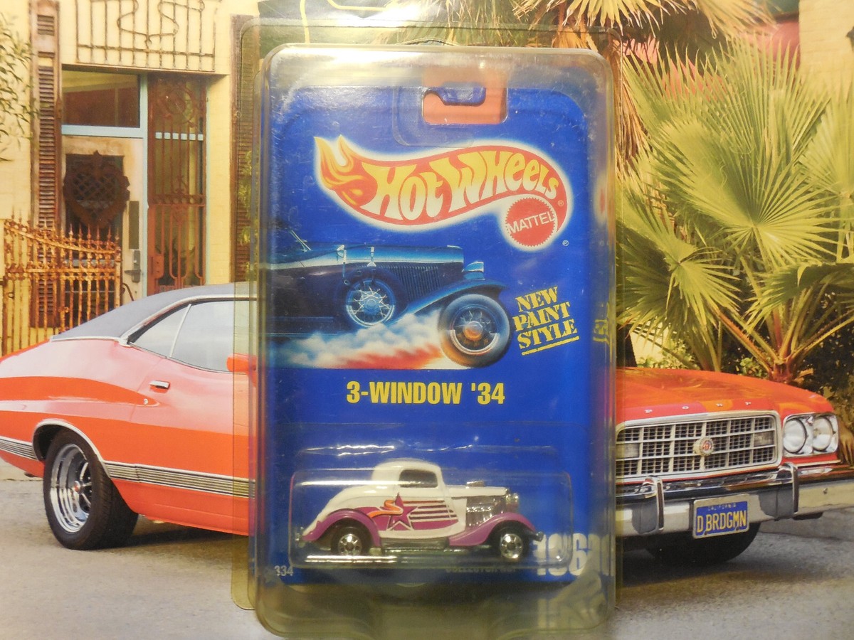VINTAGE Hot Wheels Blue Card Collector #196 White 3-Window