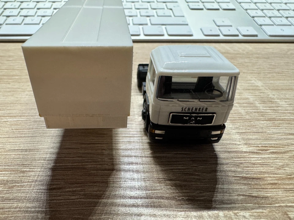 AWM 1:87 Camion MAN Schenker Eurocargo Buone Condizioni Senza OVP - Immagine 3 di 4