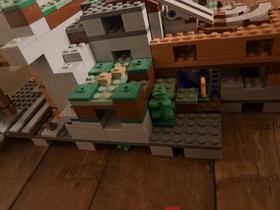 LEGO Minecraft Mountain Cave 21137  Biggest Minecraft Set