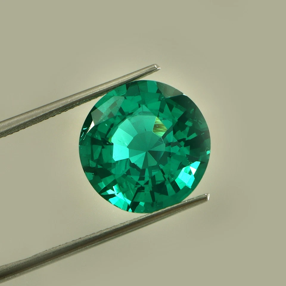 Lab Grown Colombian Hydrothermal Emerald Loose Gemstone Round Cut 11.40 CT - Image 2 of 4