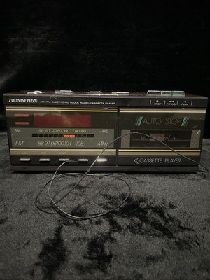 Vintage Soundesign Model 3838WAL AM/FM Electronic Clock Radio/Cassette Tested