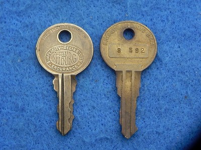 Seeburg Key S 592 - Illinois Lock Co. - wall box key - original | eBay