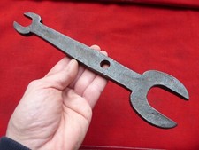 INSTRUMENT DE MARECHAL-FERRANT / VETERINAIRE : OUTIL FER FORGE POUR CHEVAUX