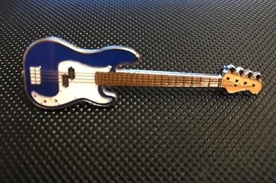 FENDER BASS GUITAR ENAMEL PIN BADGE LOVELY GIFT FOR MUSIC LOVERS (PB36)