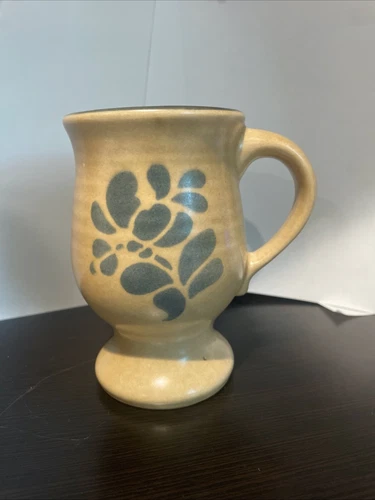 Vintage Pfaltzgraff Folk Art Footed Pedestal Coffee Mug 5" Tan Blue