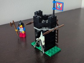 Vintage (1992) LEGO Castle set 1888 Black Knights Guardshack - RARE