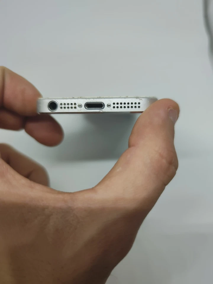 📱 Apple iPhone 5s Ne S'allume Pas HS Pour Pièces Ou Réparation - Photo 2/4