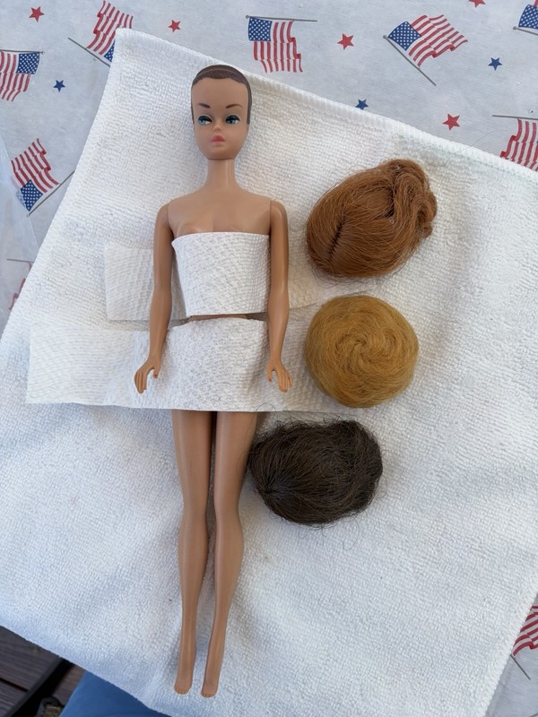 Vintage 1963 “Fashion Queen” Barbie Doll (#870) Excellent Vintage Condition 