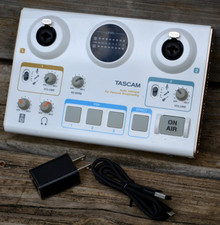 TASCAM US-42 MiNiSTUDIO Creator USB Audio Interface Podcast Mixer W/USB Cable