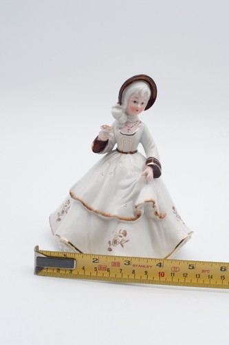 Dresden Porcelain Figurine of a Woman in brown hat - Picture 7 of 9