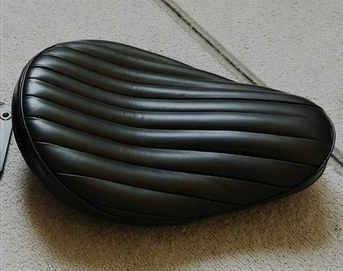 TUCK AND ROLL BATES STYLE SEAT FOR MOTORCYCLES CHOPPER BOBBER REAL LEATHER BLACK - Picture 4 of 7