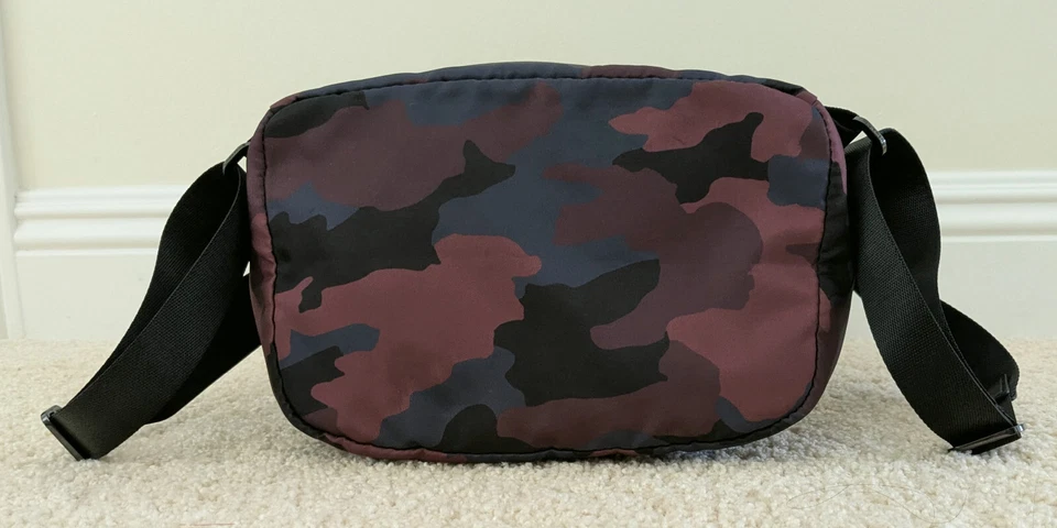 Mochila Lululemon City Adventurer *Mini 10L Heritage 365 Camuflada Rojo Ahumado Foto 3 de 4