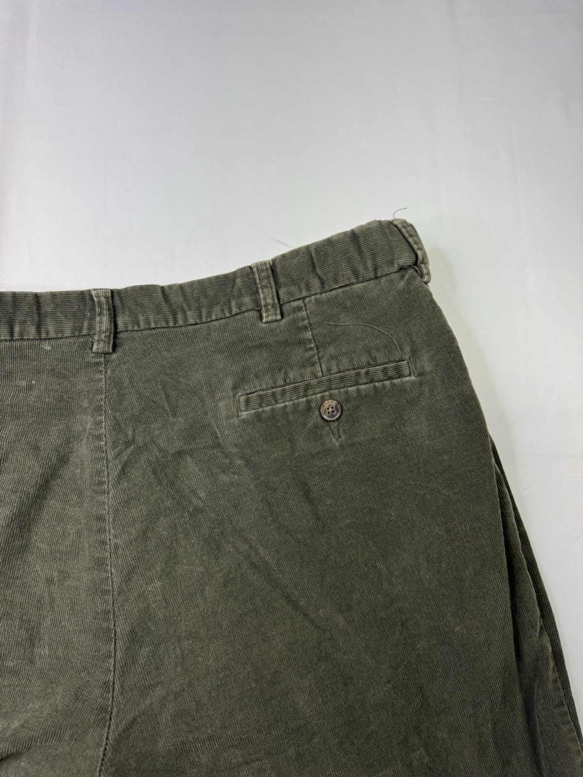 Haggar Pants Mens 40x30 Classic Fit Corduroy Stretch Premium Casual Comfrt Olive